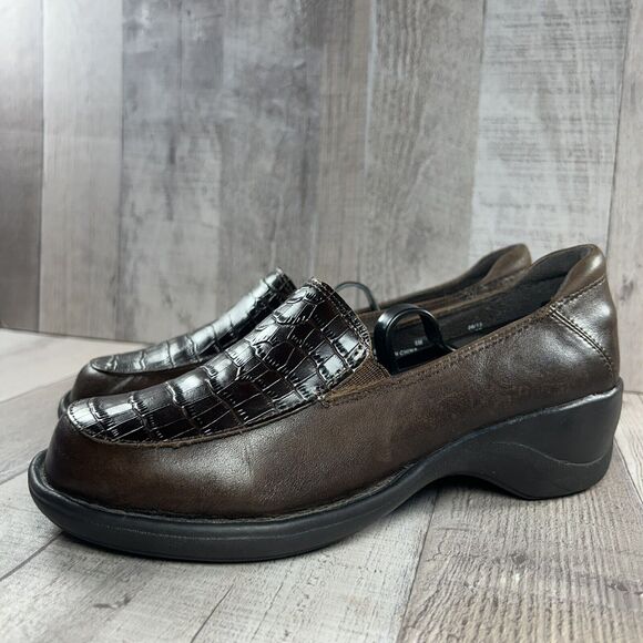 Clarks Women's Artisan Slip On Leather Loafer Shoes Croc Print Brown Size 6 M - Picture 1 of 15